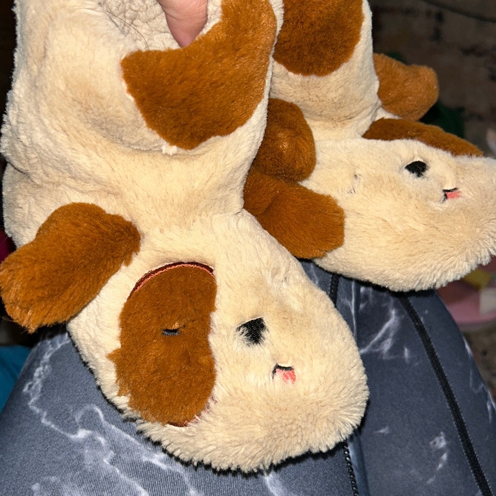 Adorable puppy slippers - size 9/10
